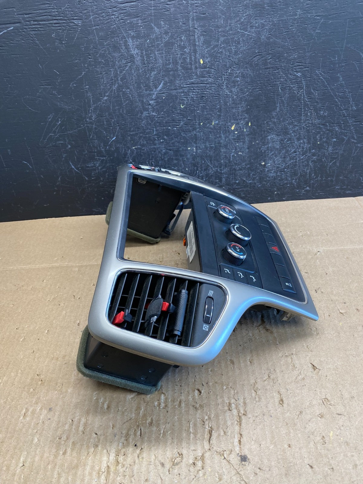 2011-2013 Jeep Grand Cherokee Center Radio Climate Control Bezel Vent AC9088 DG1