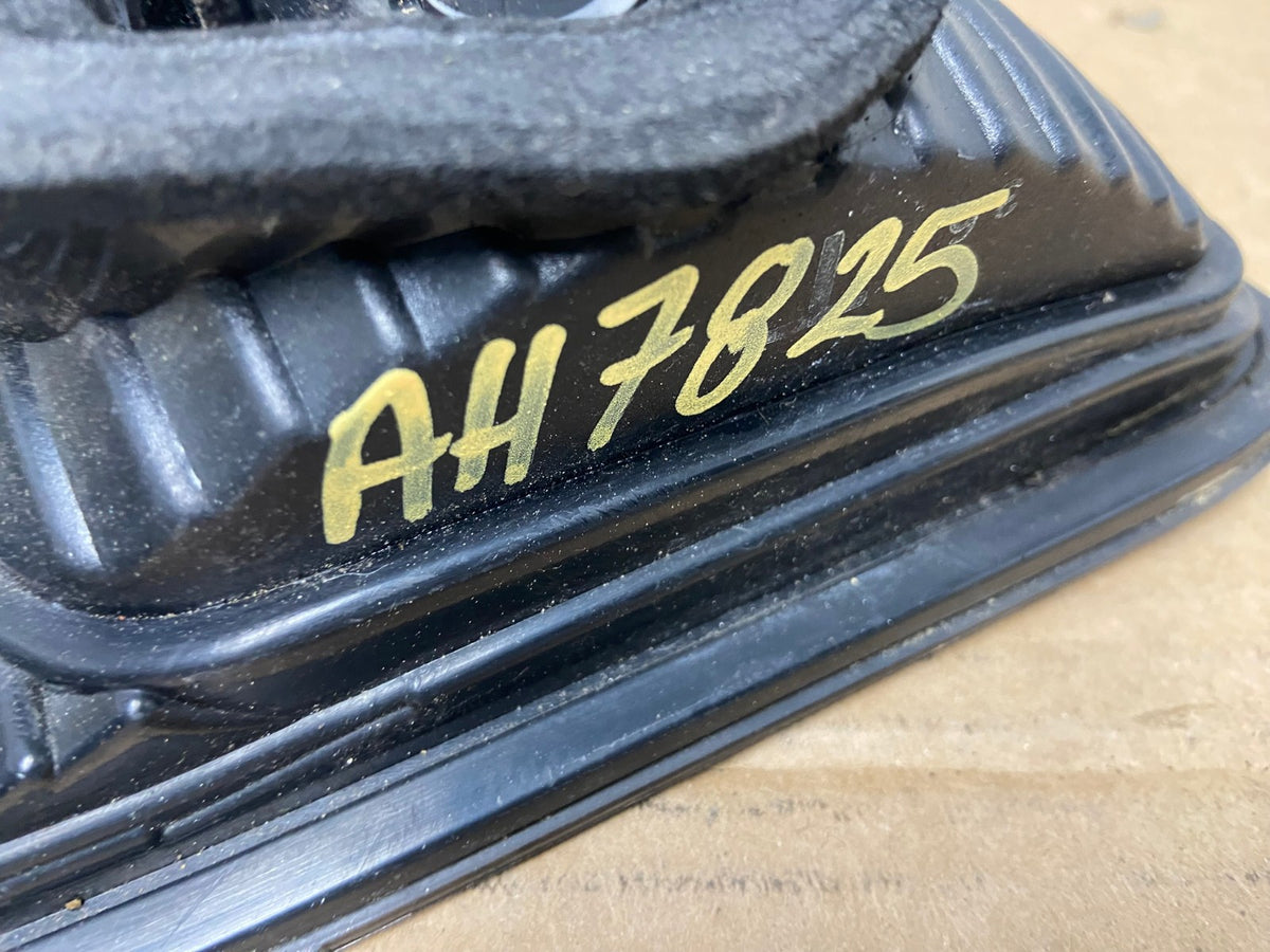 2002 2003 2004 Lexus Es300 Es330 Right Passenger Inner Tail Light AH78255