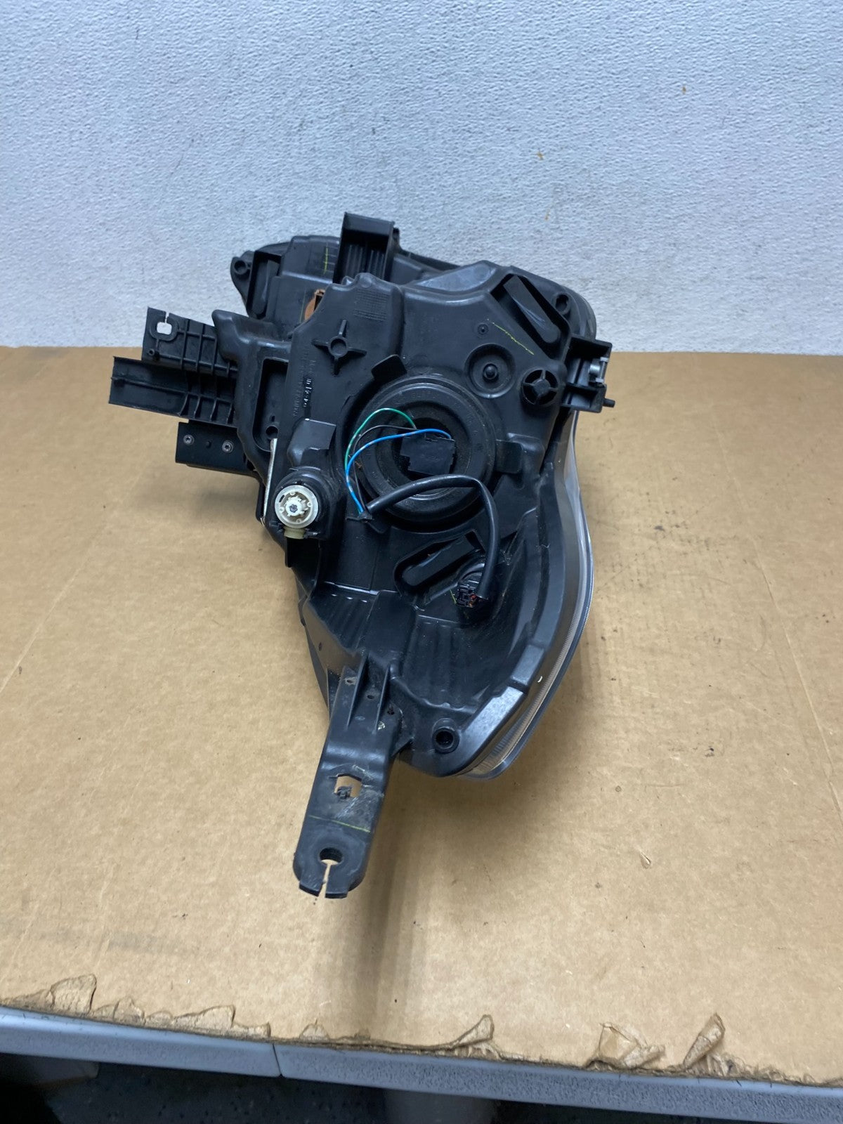 2015 to 2019 Nissan Versa Headlight Left Driver Lh Side AE3031 DW7