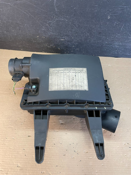 2010 to 2018 Mercedes-Benz Sprinter 2500 3.0L Air Cleaner Box AF3383 DW0