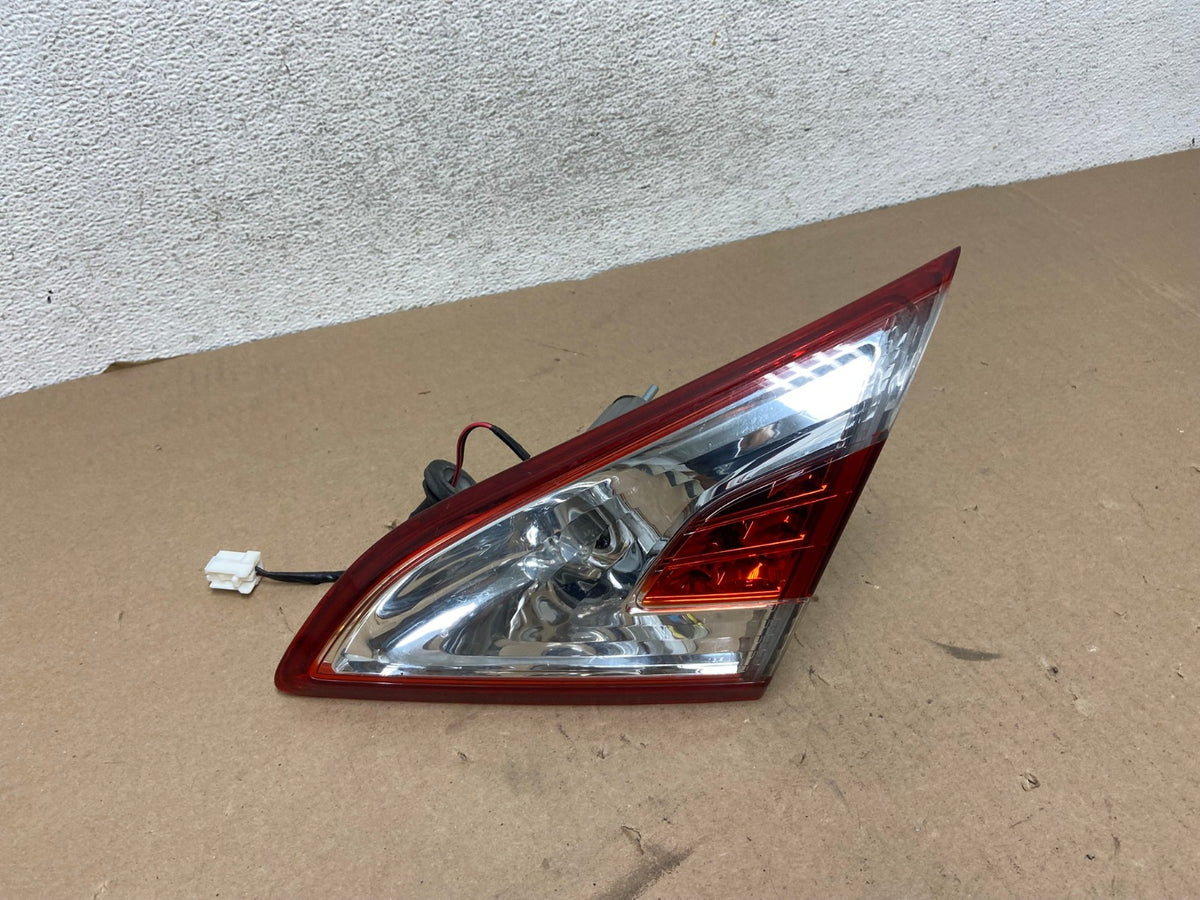 2011-2014 Nissan Murano Right Passenger RH Side Inner Tail Light AG3374 LK0