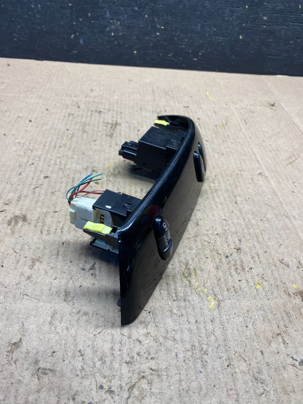 2004 to 2010 Toyota Sienna Right Side Radio Switches Bezel Trim OEM R8455 DG1
