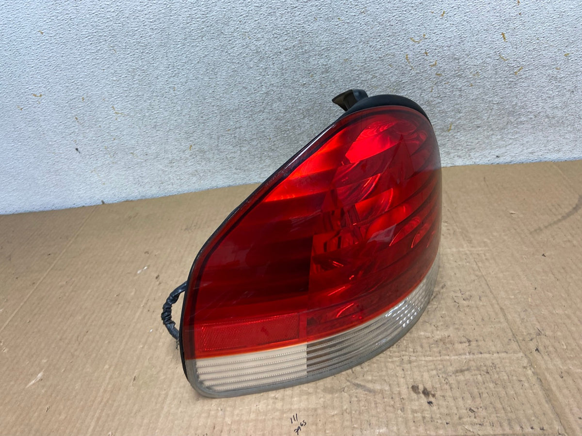 2005 to 2006 Hyundai Santa Fe Left Driver Side Tail Light AI8041 LK2
