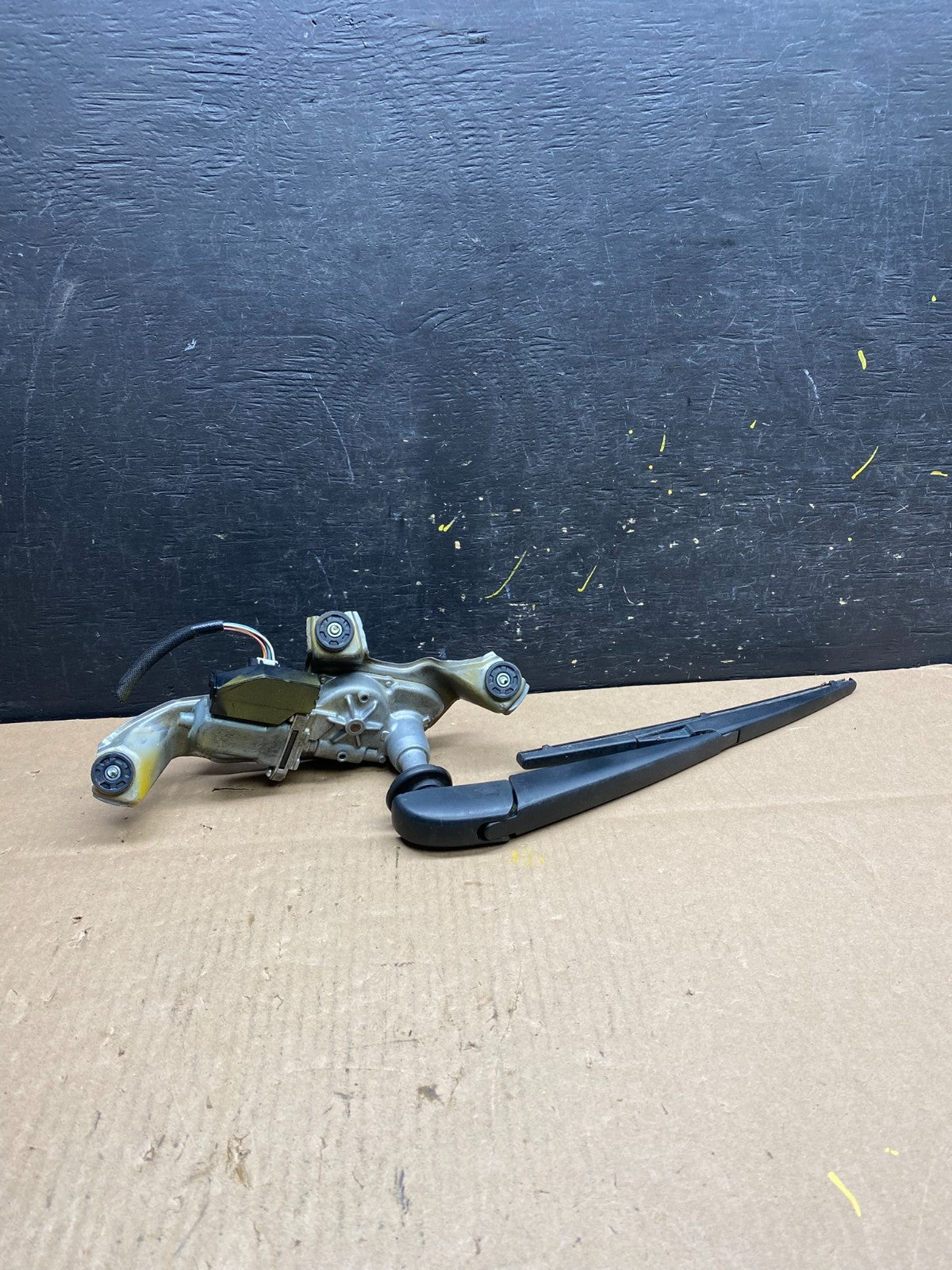 2012 to 2017 Toyota Prius V Rear Wiper Windshield Motor T4626 DG0