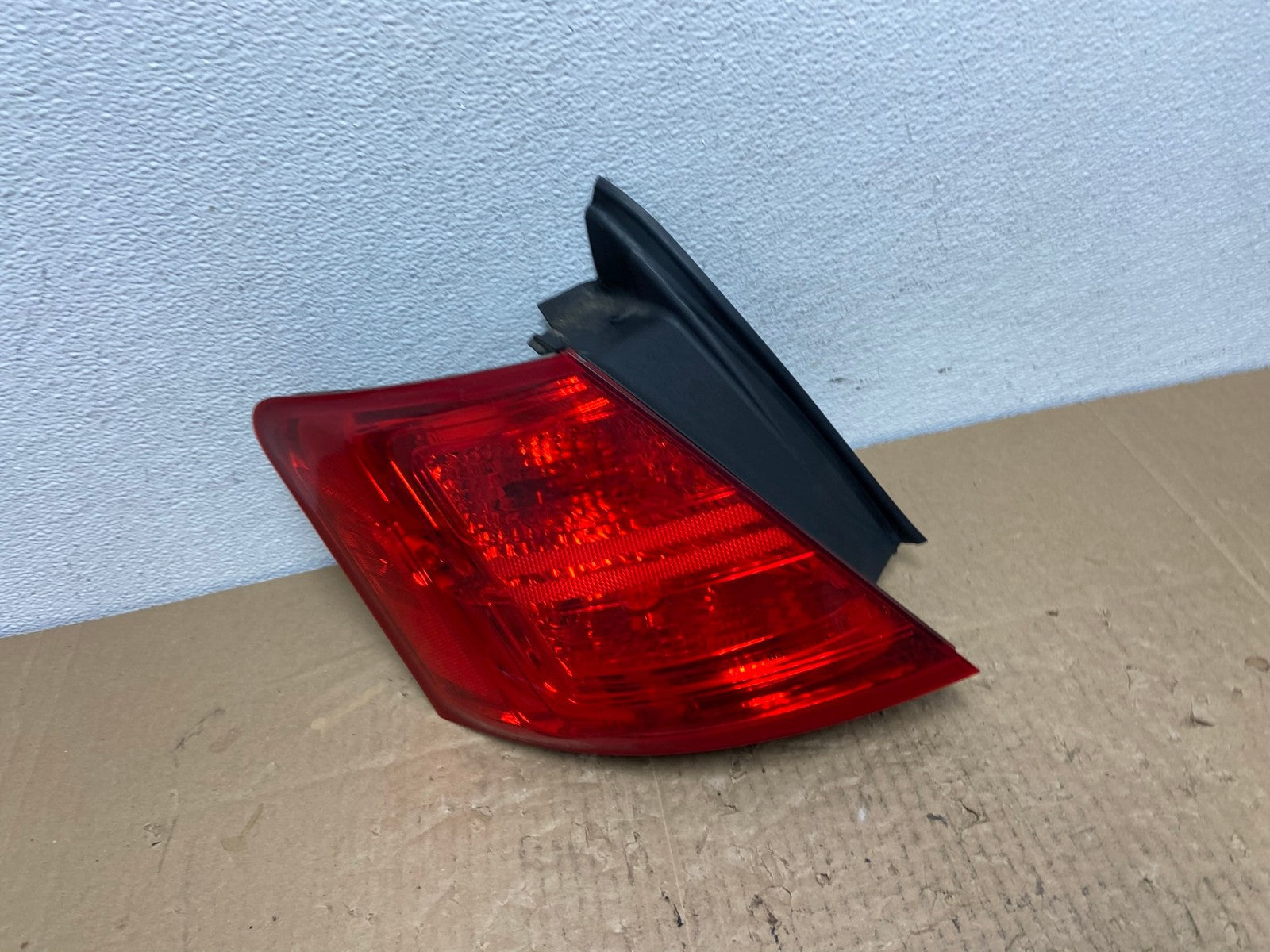 2014 to 2018 Ford Taurus Interceptor Left Driver LH Side Tail Light AC3925 LK0
