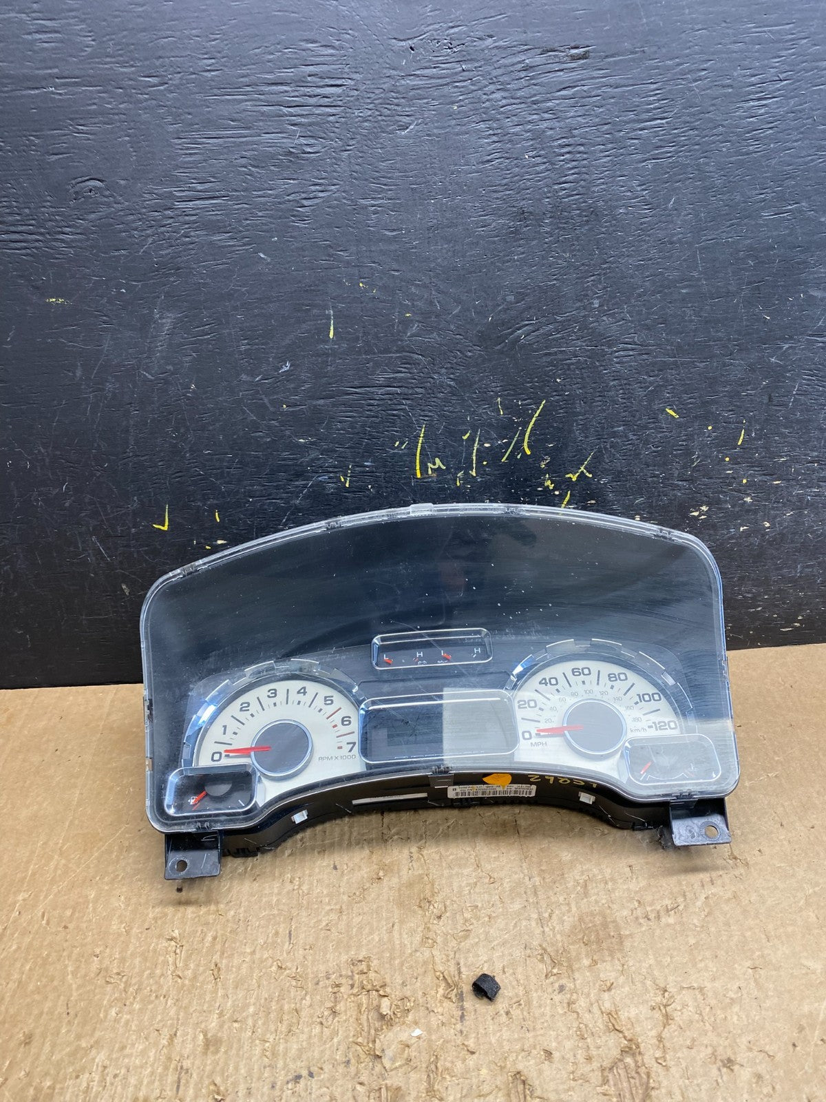 2007 2008 Ford  Expedition Speedometer Cluster Gauge OEM Z9854 DG0