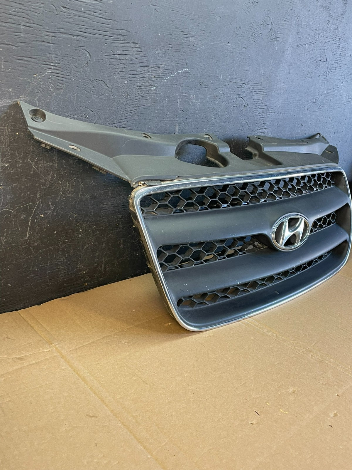 2007 to 2009 Hyundai Santa Fe Front Upper Grill Grille AC5358 DG1