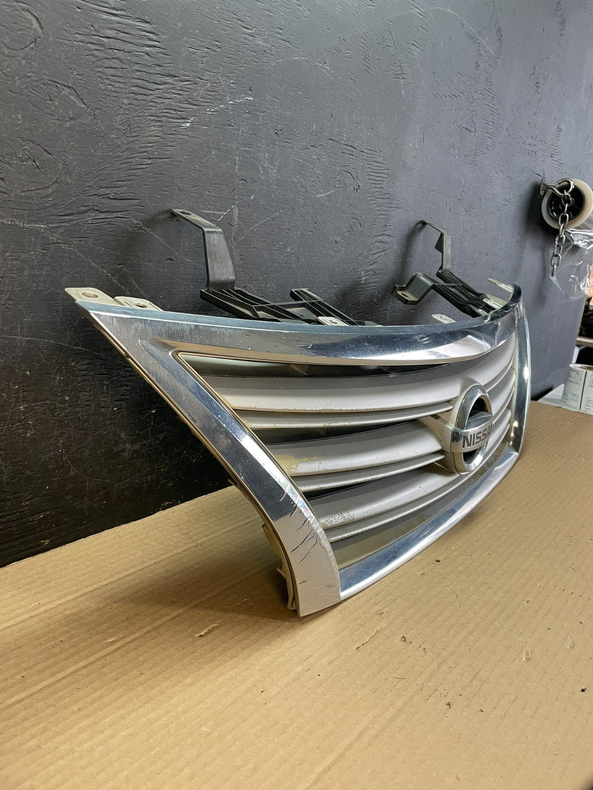 2013 to 2015 Nissan Sentra Front Upper Chrome Grill Grille ae8711 DG2
