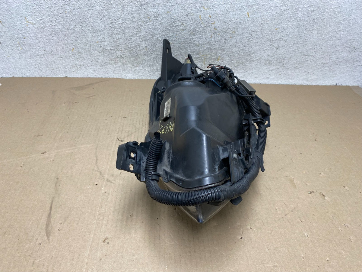 Sedan 2007 to 2009 Nissan Altima Right Passenger Halogen Headlight AH6721 DW8