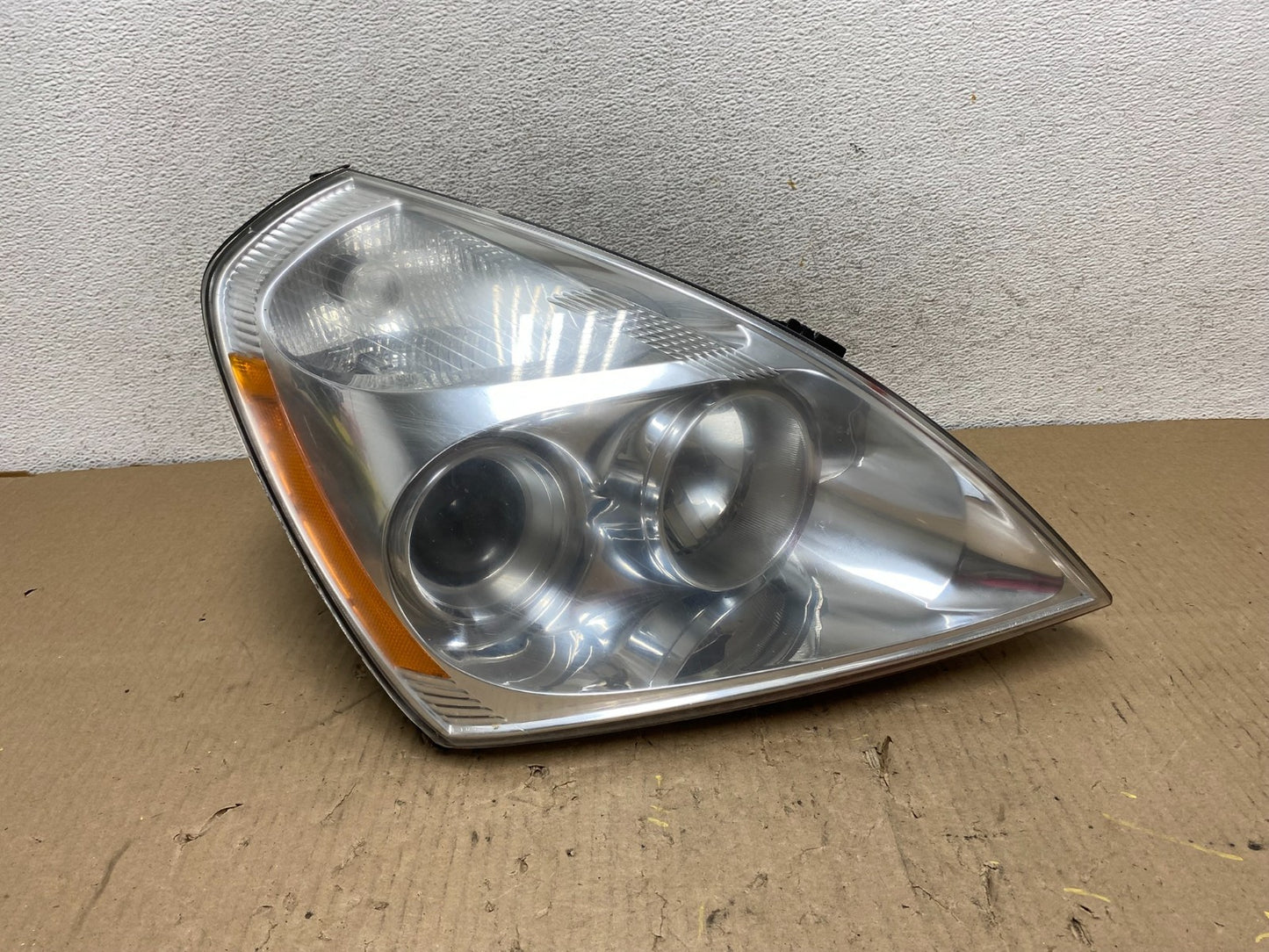2008-2012 Kia Sedona Right Passenger RH Side Headlight Halogen DEPO AG8068 DW0