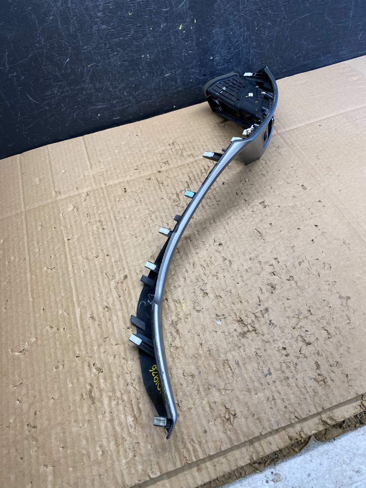 2014-2016 Hyundai Elantra Center Right Garnish Trim Bezel Air Vent AD1926 DG3