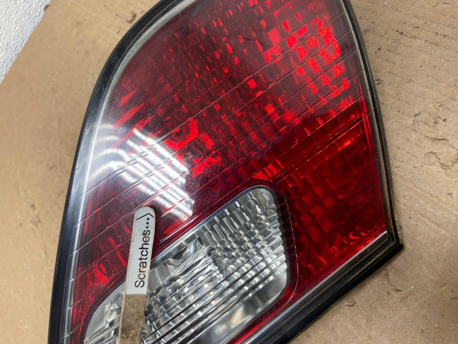2002 2003 2004 Lexus Es300 Es330 Right Passenger Inner Tail Light AD8113 LK3