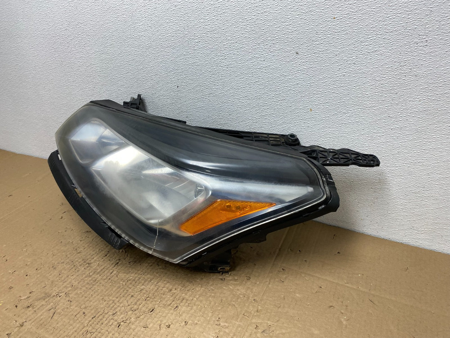 2013-2017 Chevrolet Traverse Left Driver LH Side Headlight Halogen OEM AC4124 DW1