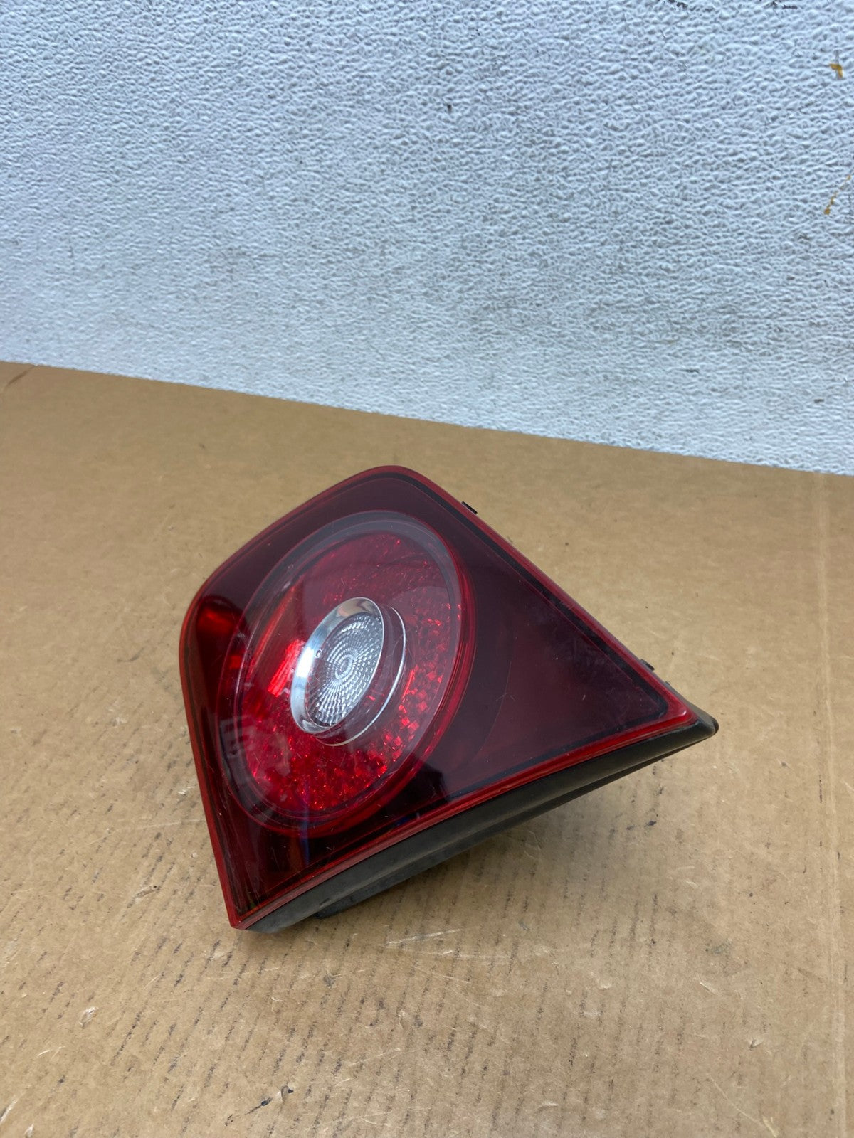 2008-2010 Volkswagen Jetta Sedan Right Passenger Inner Tail Light AD9128 LK1