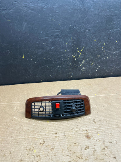 2004 to 2009 Cadillac SRX Front Center Dash A/C Air Vent w3031 DG0