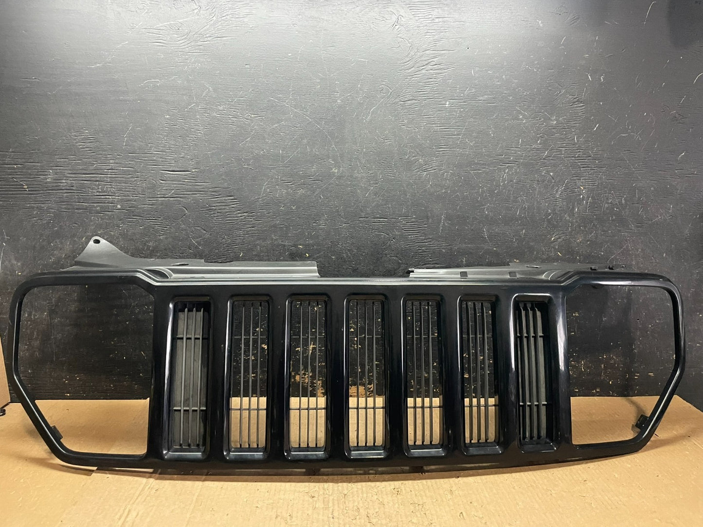 2008 2009 2010 2011 2012 Jeep Liberty Front Upper  Grill Grille OEM AB3165 DG0