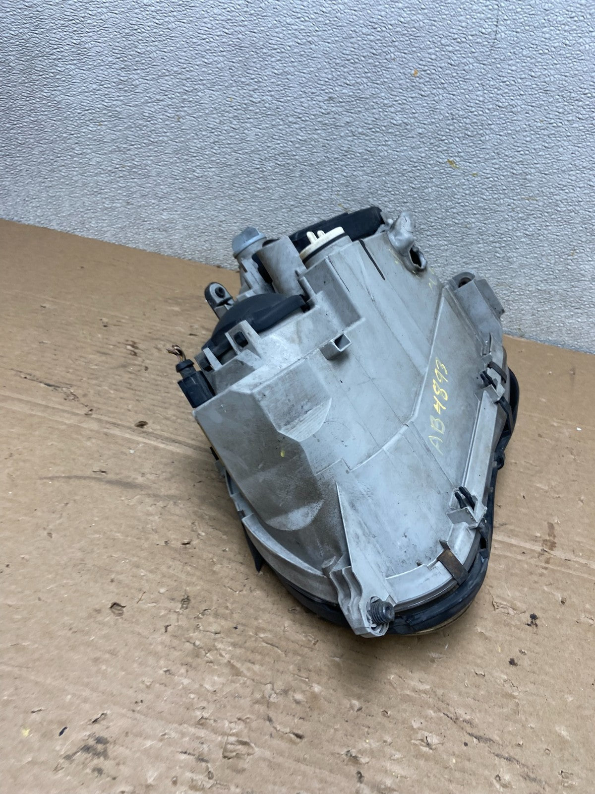 2005 to 2007 Mercedes-Benz C-Class Right Passenger Side Headlight AB4893 DW7
