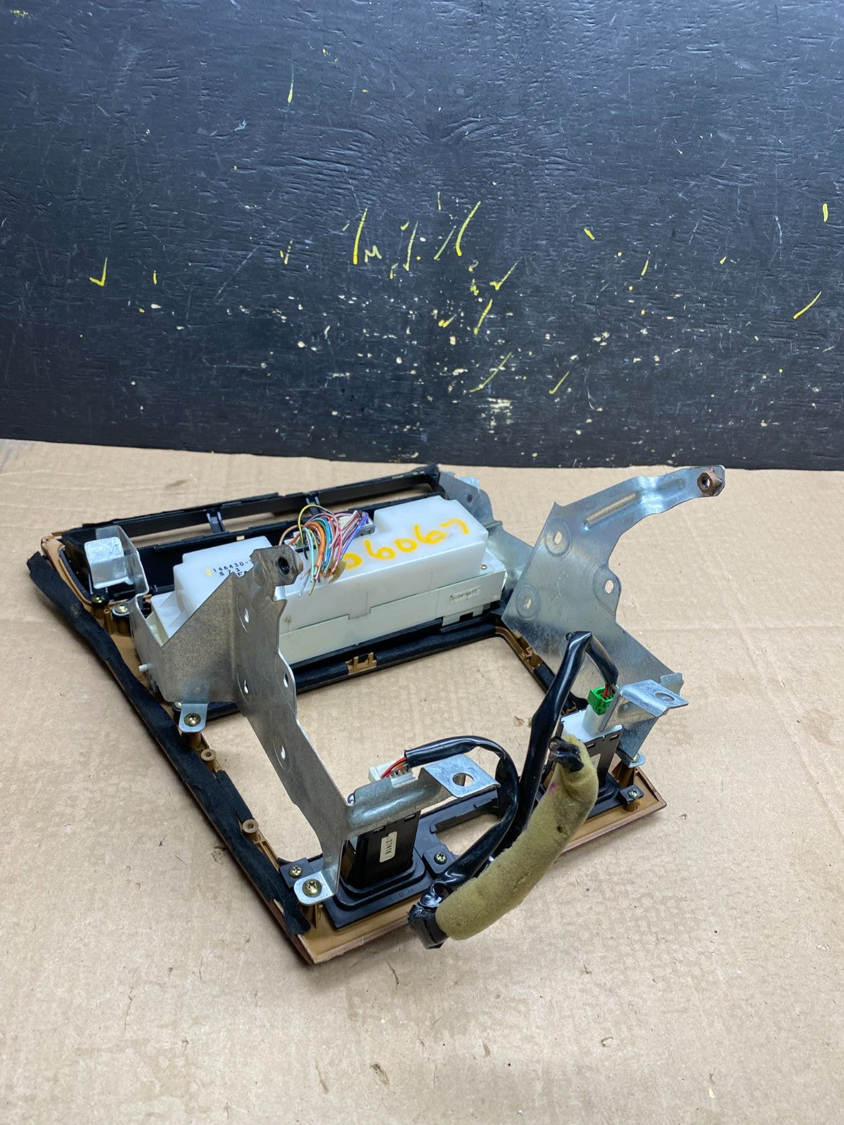 1996 to 2004 Acura RL Radio Climate Control Bezel Trim  OEM Z0004 DG7