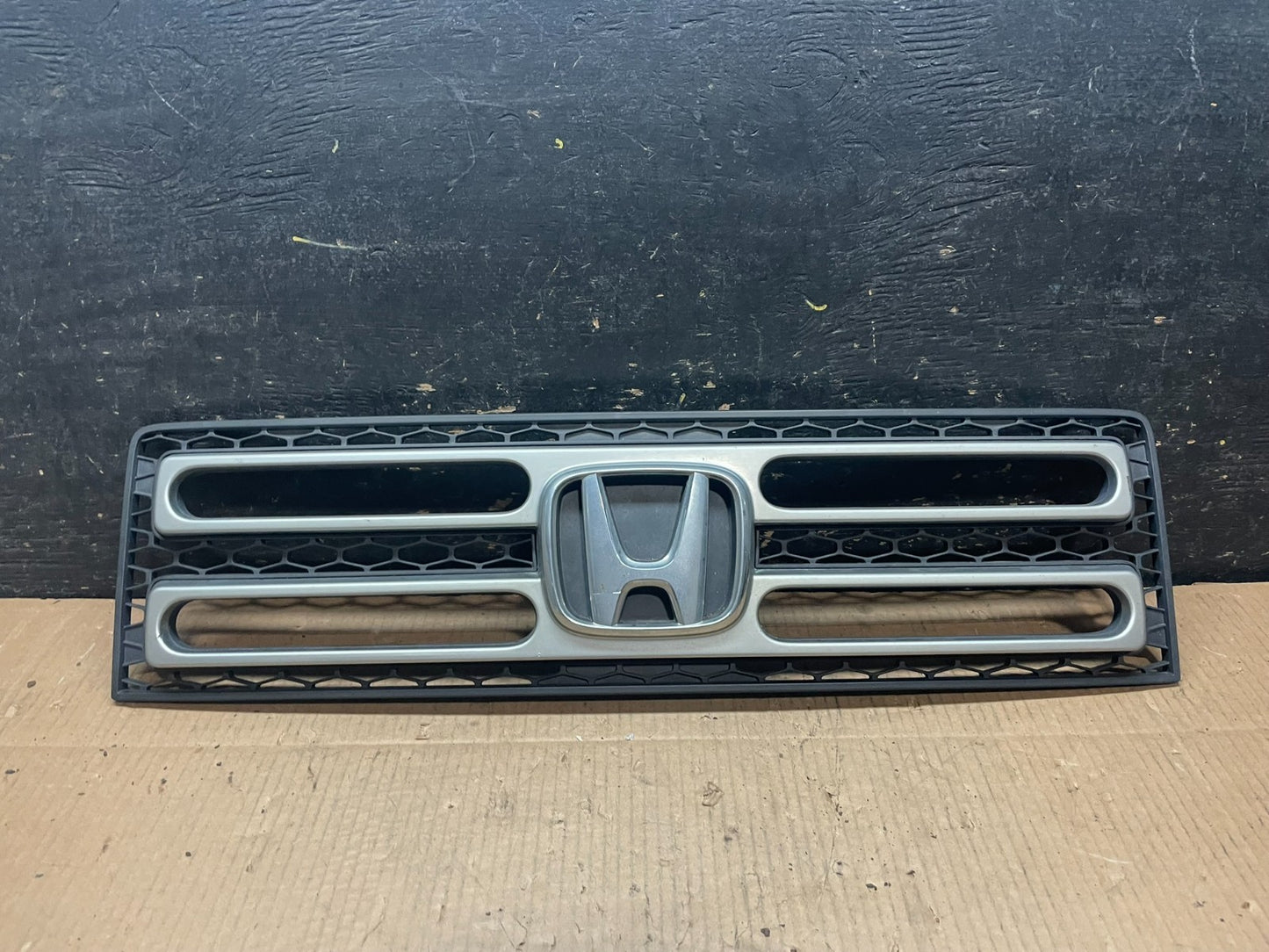 2006 to 2008 Honda Ridgeline Front Upper Grille Grill OEM Y1889 DG0