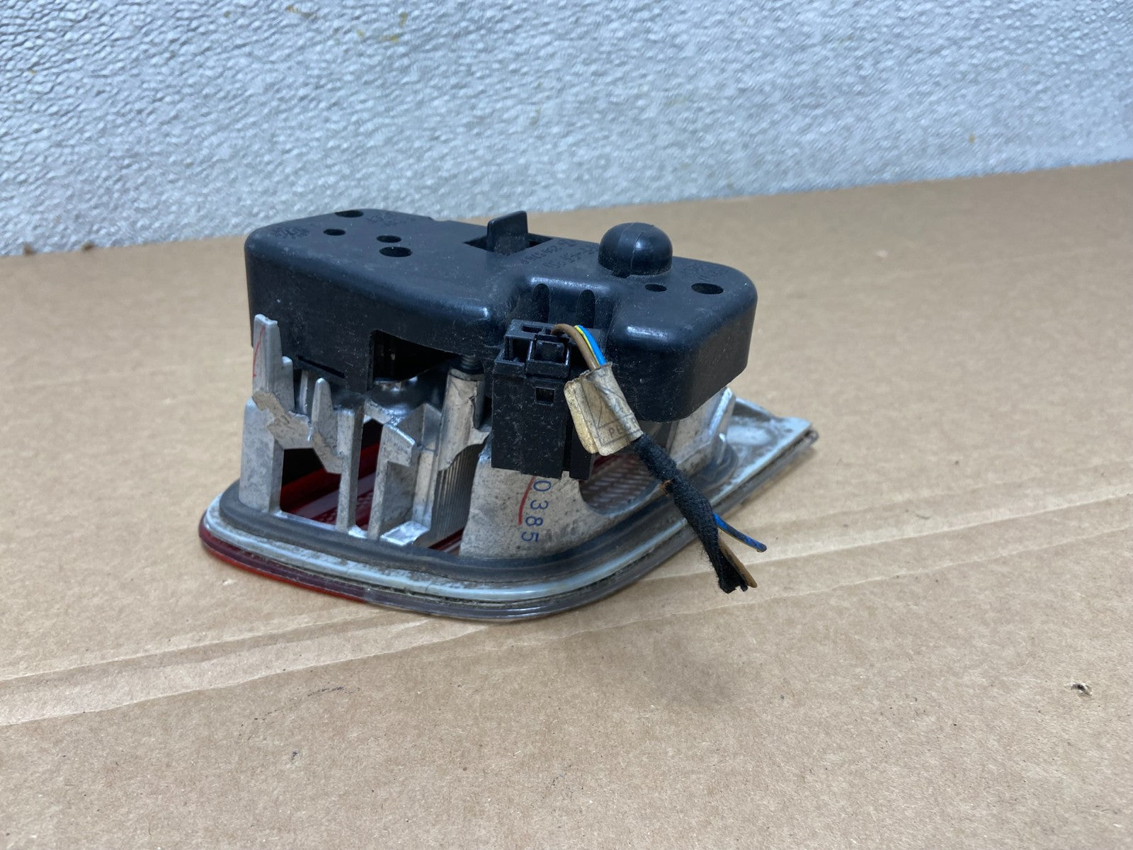 2002 - 2005 BMW 3 325i E46 Series Right Passenger Inner Tail Light ab3429 DG5