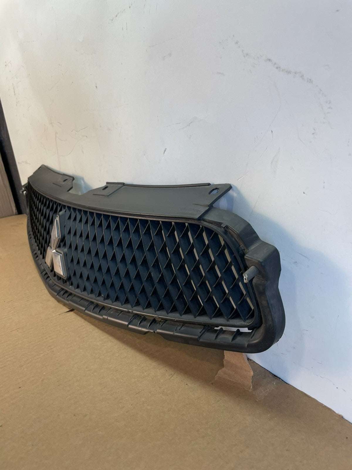 2009 to 2012 Mitsubishi Eclipse Front Upper Grille Grill AG3169 DG1
