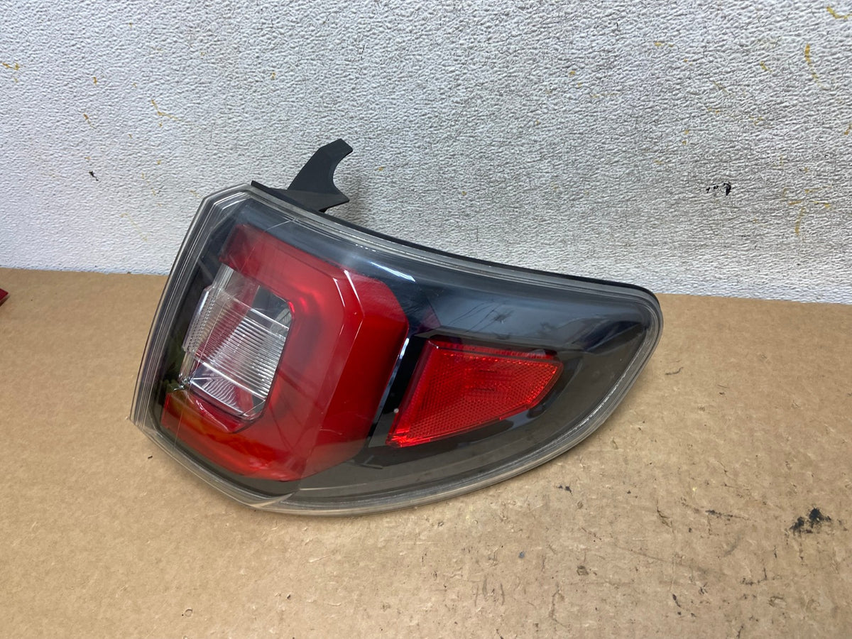2013 to 2016 GMC Acadia Right Passenger RH Side Tail Light AI3679 LK1