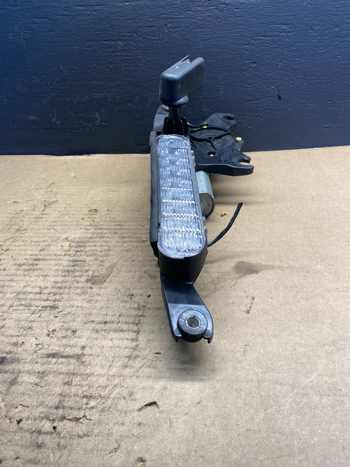 2009 to 2011 Ford Flex Rear Windshield Wiper W/Brake Light Motor OEM AB7235 DG2