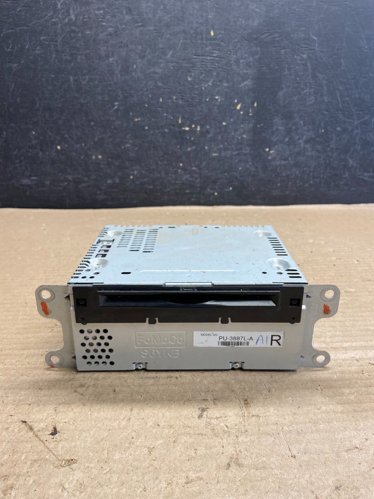 2012 to 2014 Ford Edge AM/FM Radio Reciever ah3624 DG0