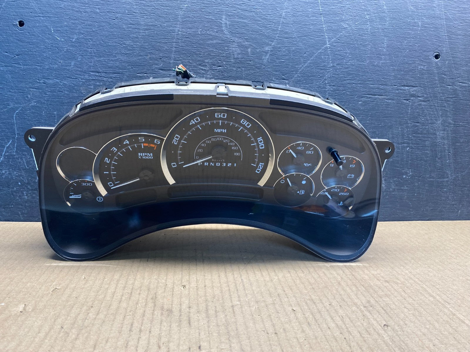 2003 to 2006 Cadillac Escalade Instrument Speedometer Cluster Gauge AG3952 DW0