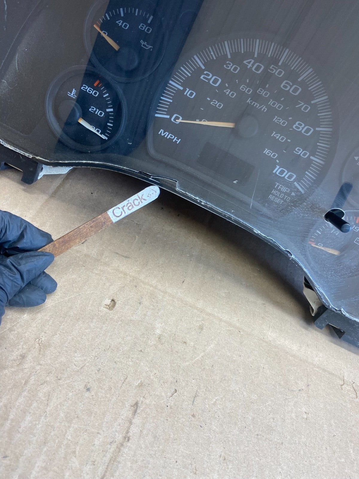 2004 to 2007 Chevrolet Express Speedometer Cluster Gauge AB9388 DG3