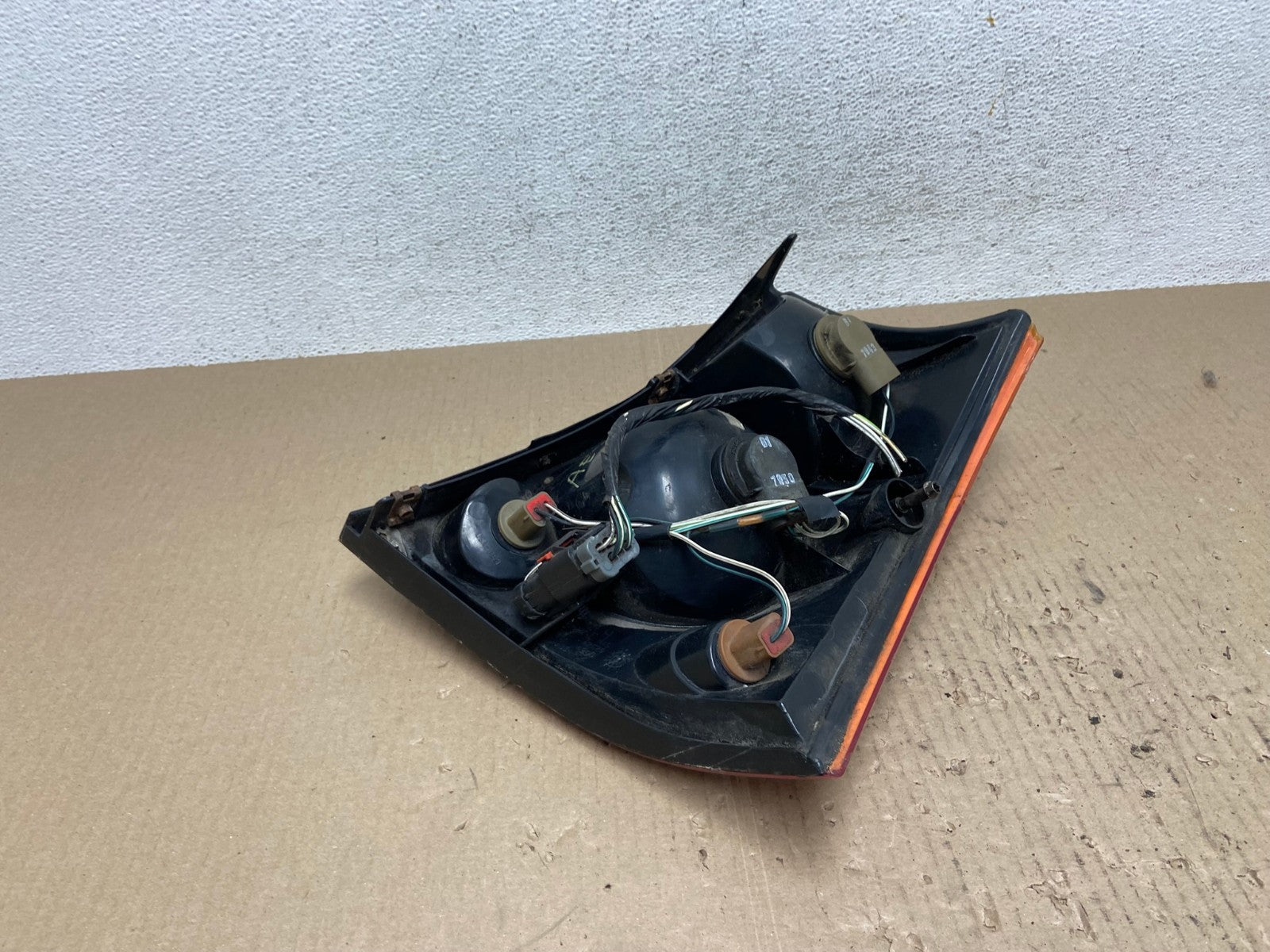 2004 2005 2006 Chrysler Pacifica Left Driver LH Tail Light AE7036 LK5