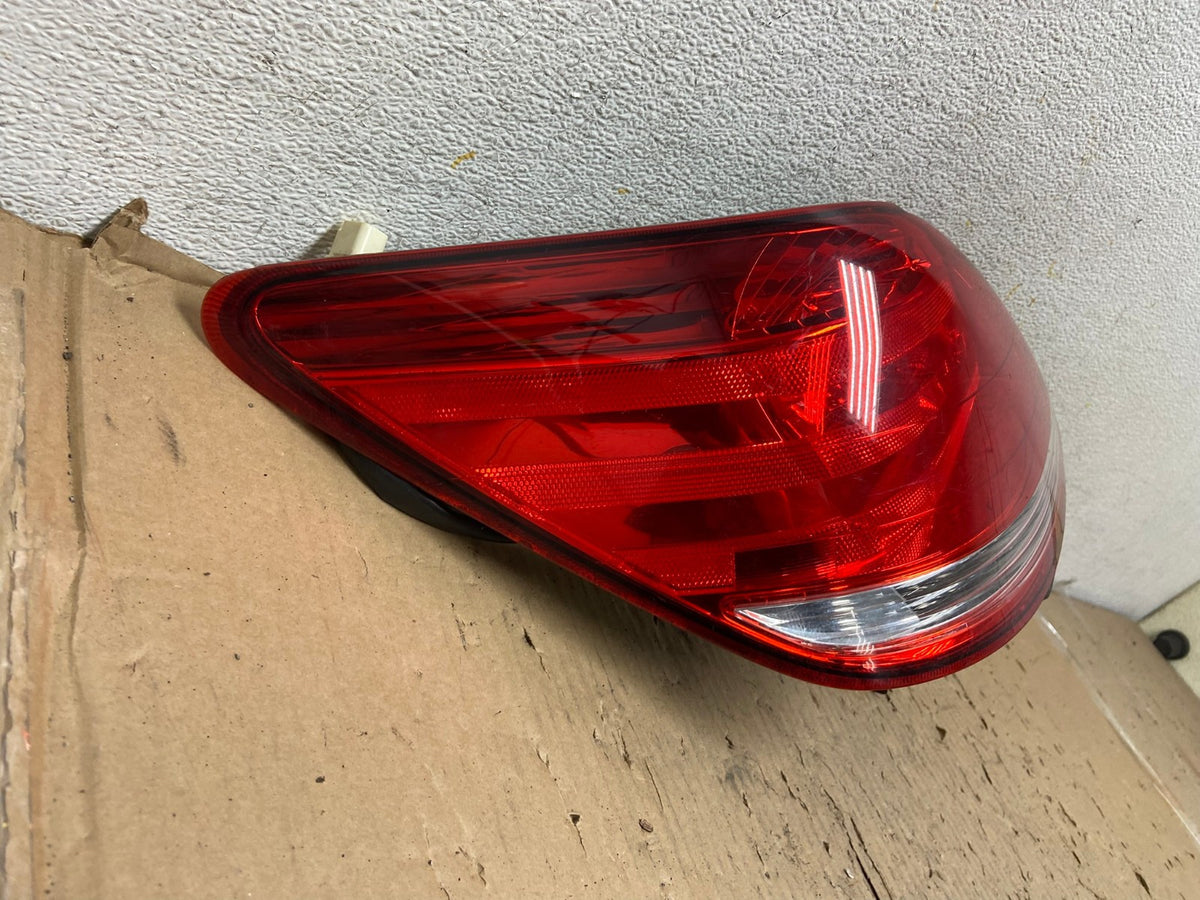 2005-2010 Toyota Avalon Left Driver Lh Side Tail Light AH2960 LK1