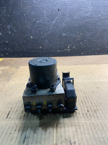 2004 2005 2006  Dodge Durango ABS Anti Lock Brake Pump Y7211 DG2