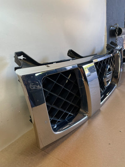 2004 to 2007 Nissan Titan Armada Front Upper Grill Grille AG2891 DG2