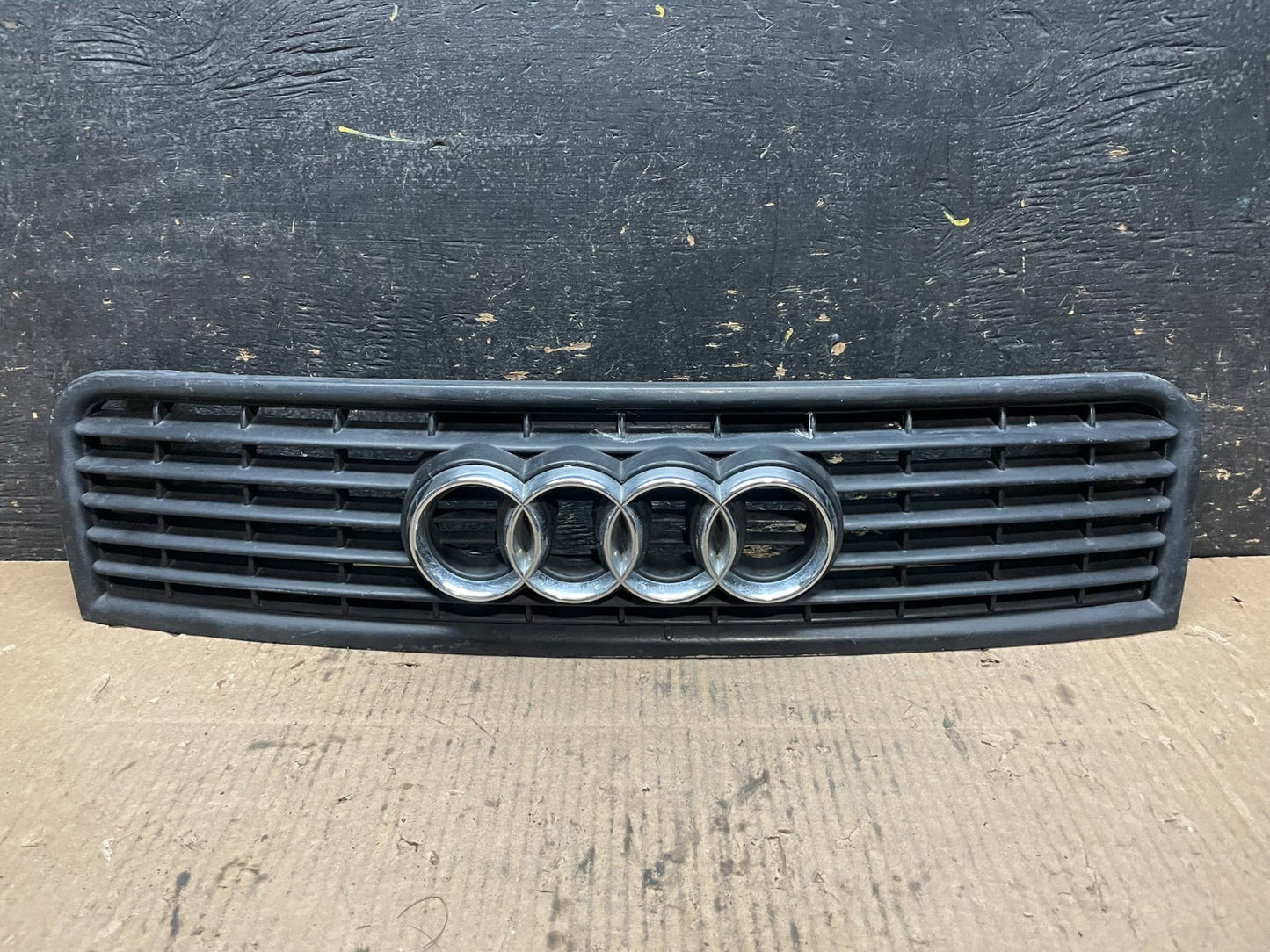 2002 to 2005 Audi A4 Upper Front Grill Grille OEM  Y1278 DG0