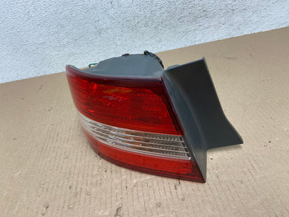 2000 2001 Lexus ES300 Outer Left Driver Lh Side Tail Light AE7248 LK1