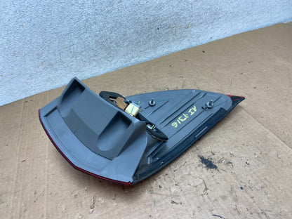 2006 - 2010 Toyota Sienna Right Passenger Side Tail Light AI9316 LK4