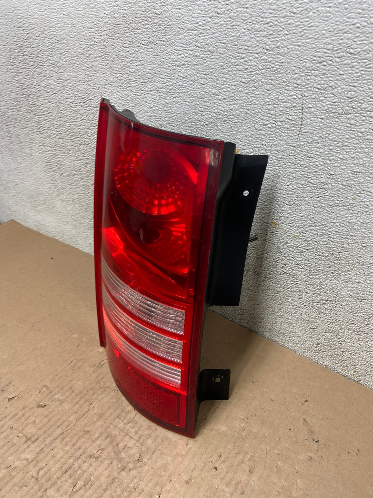 2008-2010 Chrysler Town and Country Left Driver Tail Light Oem AB6044 LK1