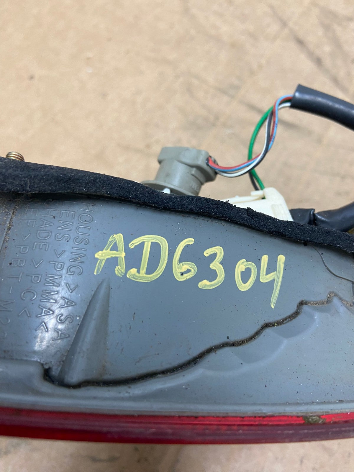 2008-2010 Toyota Avalon Right Passenger Side Tail Light Inner AD6304 LK6