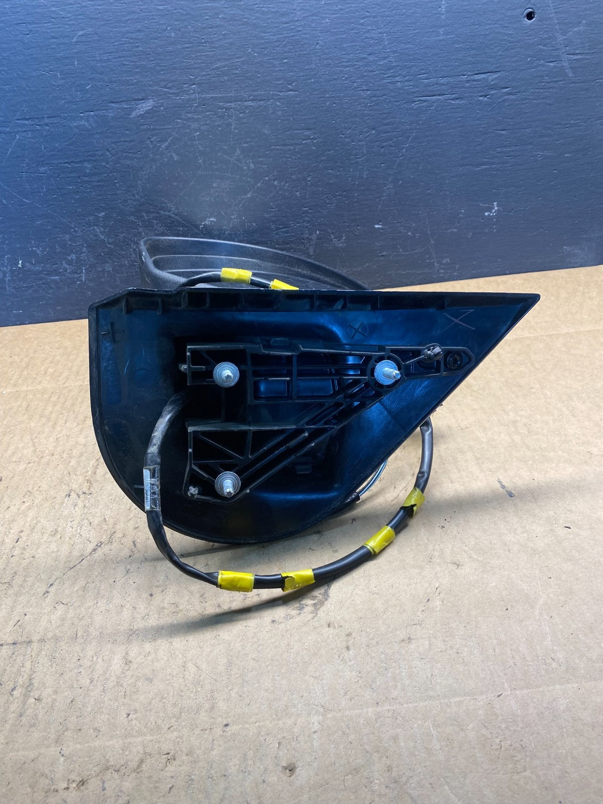 2007-2009 Chevrolet Tahoe Silverado Suburban Left Mirror AC4337 MS3