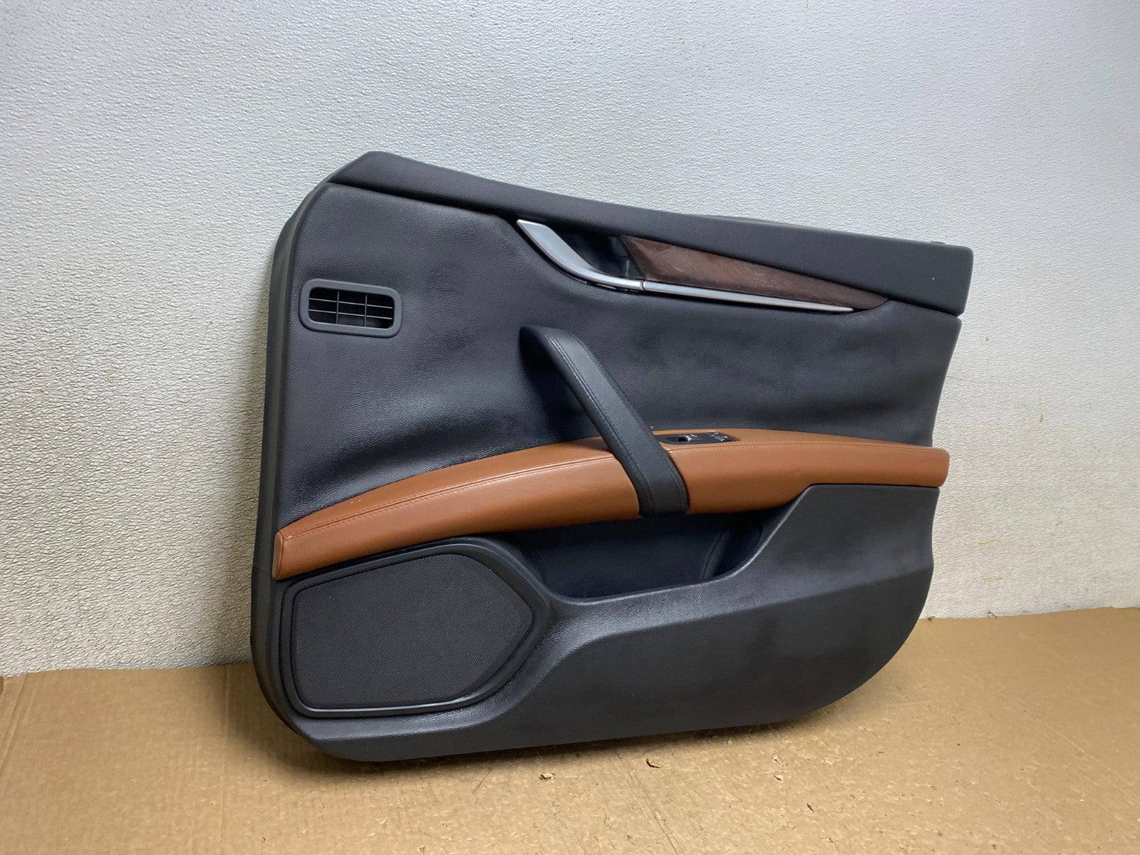 2014 to 2017 Maserati Ghibli Front Right Passenger RH Side Panel Door v3560 DG2