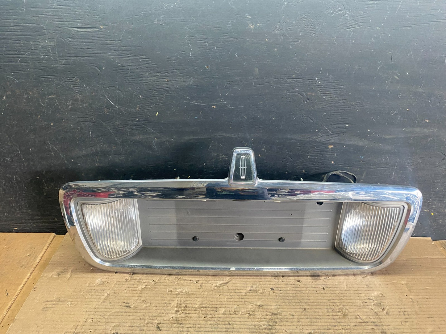 2003 to 2011 Lincoln Town Car Rear License Plate Trim Panel OEM S5600 DG0