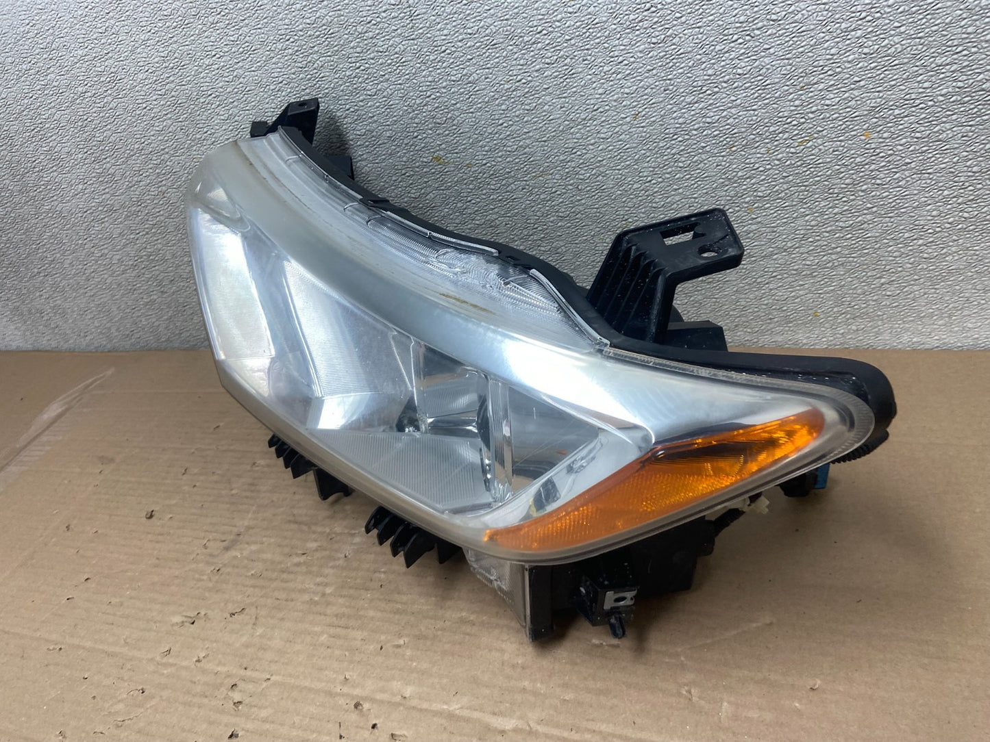 2012 to 2017 Nissan Quest Left Driver LH Side Headlight Halogen Oem AA8761 DW1