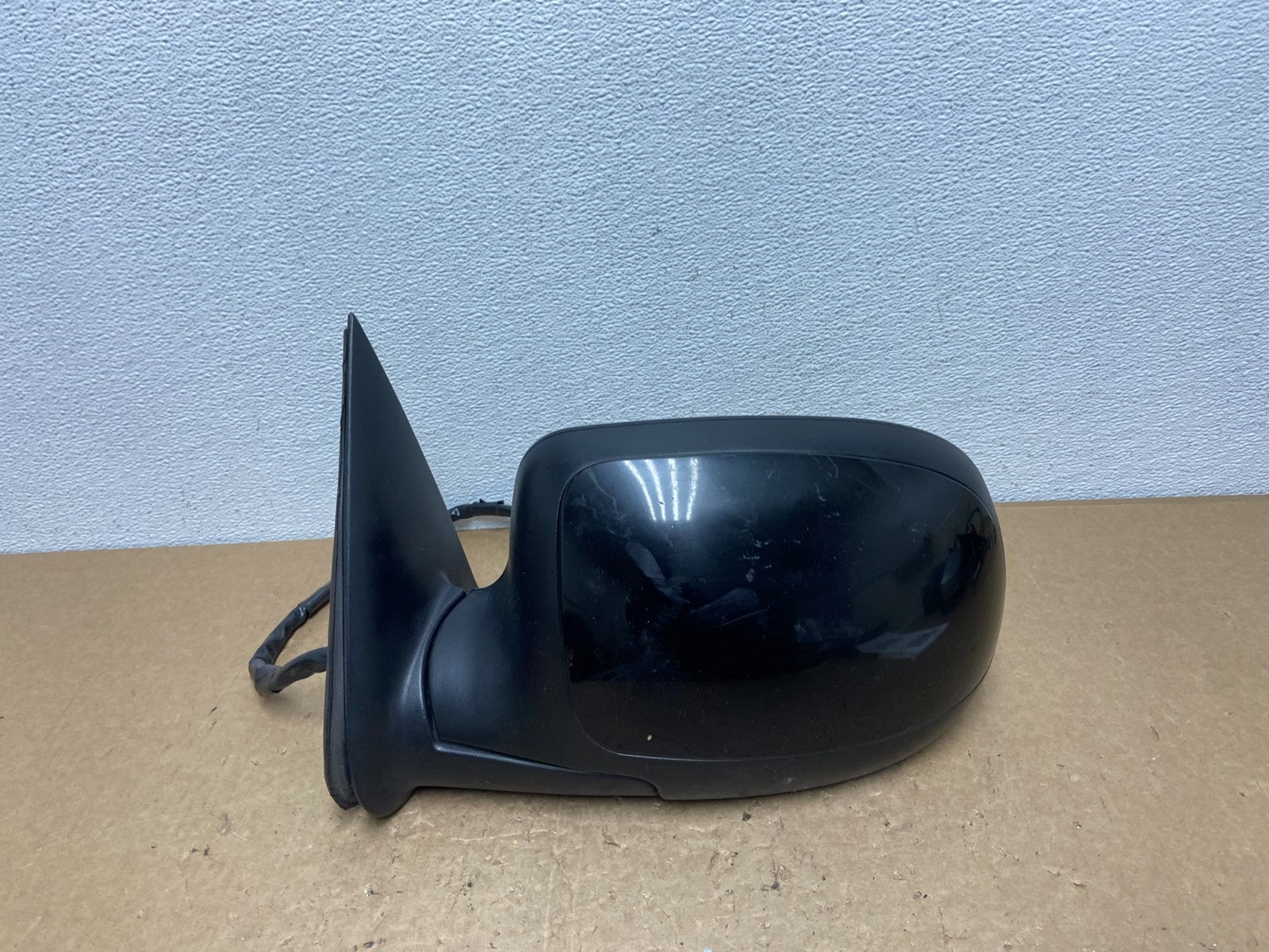 2003-2006 Chevrolet Tahoe Suburban Left Driver LH Turn Door Mirror OEM AC1464 DW0
