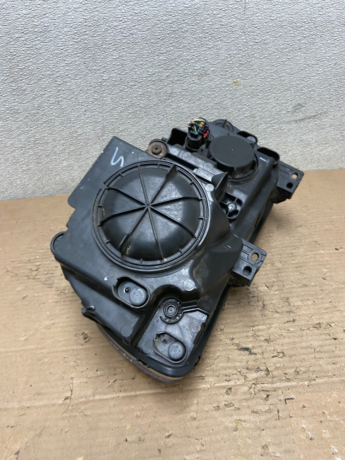 2011 to 2014 Chrysler 300 Right Passenger RH Halogen Headlight OEM AA9721 DW4