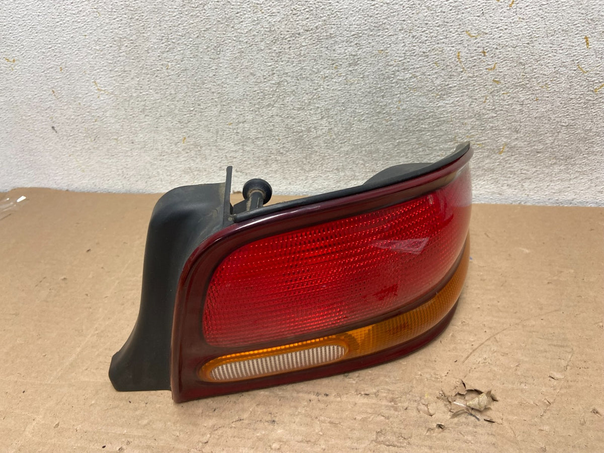 1995 to 2000 Dodge Stratus Right Passenger Rh Side Tail Light AI1060 DG2