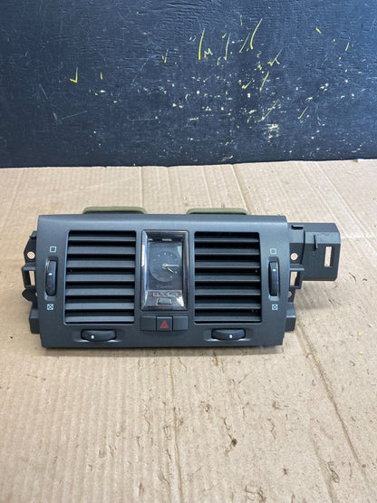2006 to 2011 Cadillac DTS Dash Center Air Vent Heater Bezel OEM AA8082 DG0