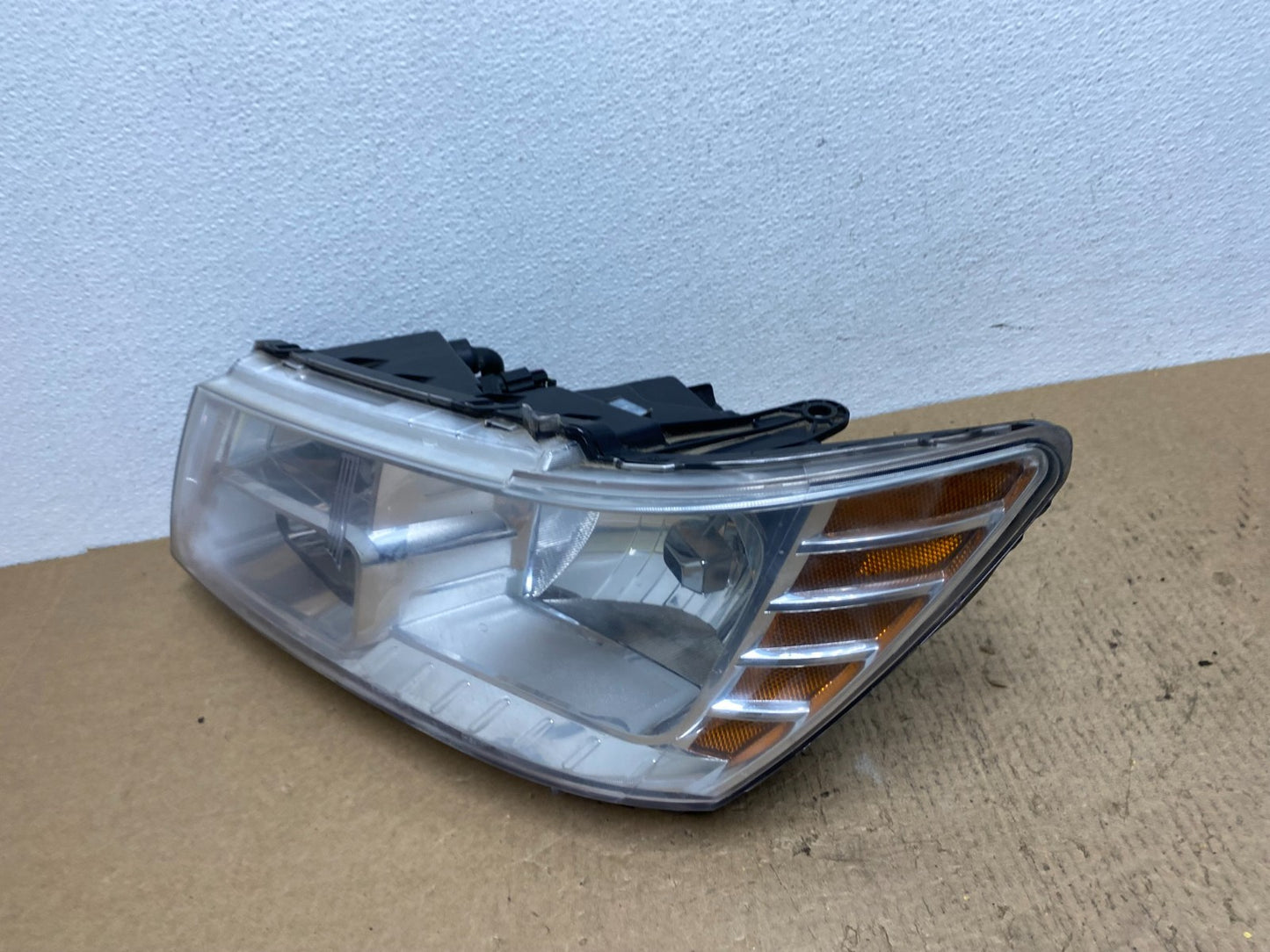 2009 to 2017 Dodge Journey Headlight Left Driver Lh Side Halogen AC1605 DW1