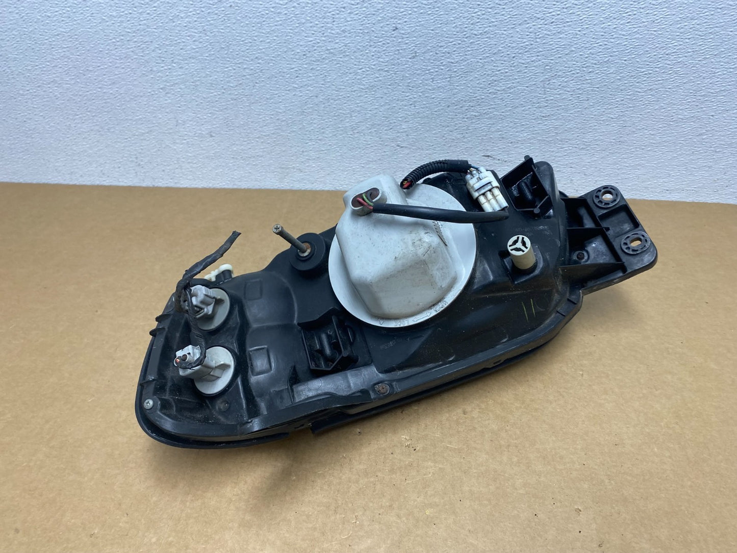 2001 to 2004 Subaru Legacy Outback Right Passenger Rh Headlight Oem AC1715 DW4