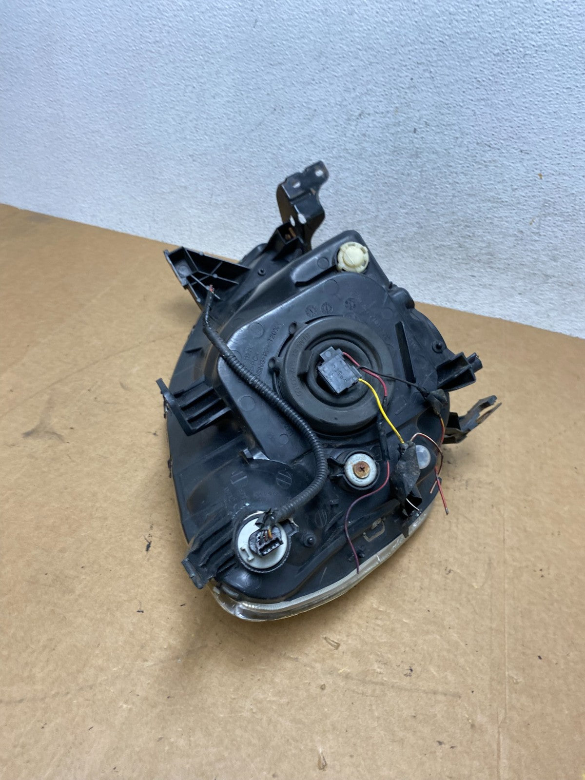 2002 to 2004 Honda Crv Cr-v Left Driver Halogen Headlight AE3162 DW9